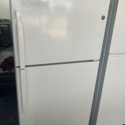 Brand New GE Top Freezer Refrigerator With 1 Year Warranty No Credit Check 