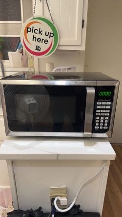 Hamilton Beach Microwave 0.9 cu ft (900W)