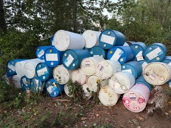 55-Gallon Plastic Barrels Non food grade!