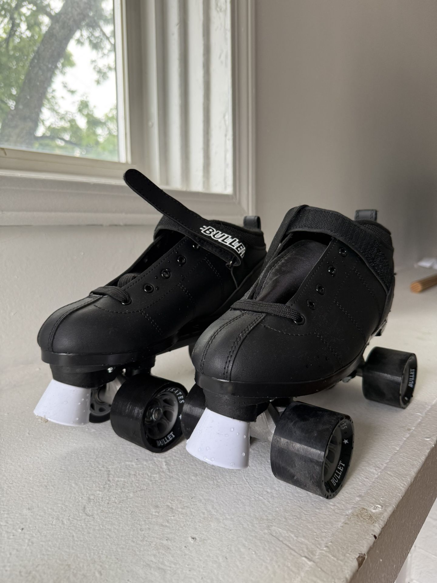 Black Bullet Quad Skates – Men Size 9