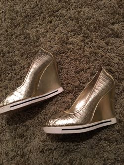 BCBG wedges size 38 1/2