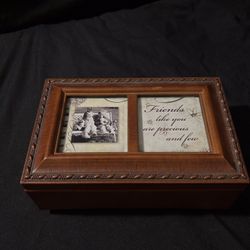 SANKYO Music Box plays Wood Grain 8x6x2.75