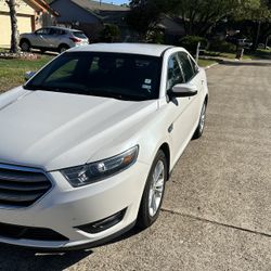 2016 Ford Taurus