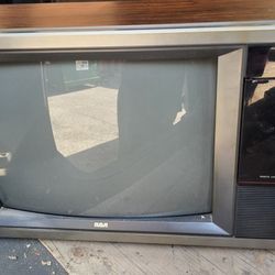 VINTAGE RCA 16" TELEVISION