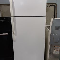 GE Fridge 