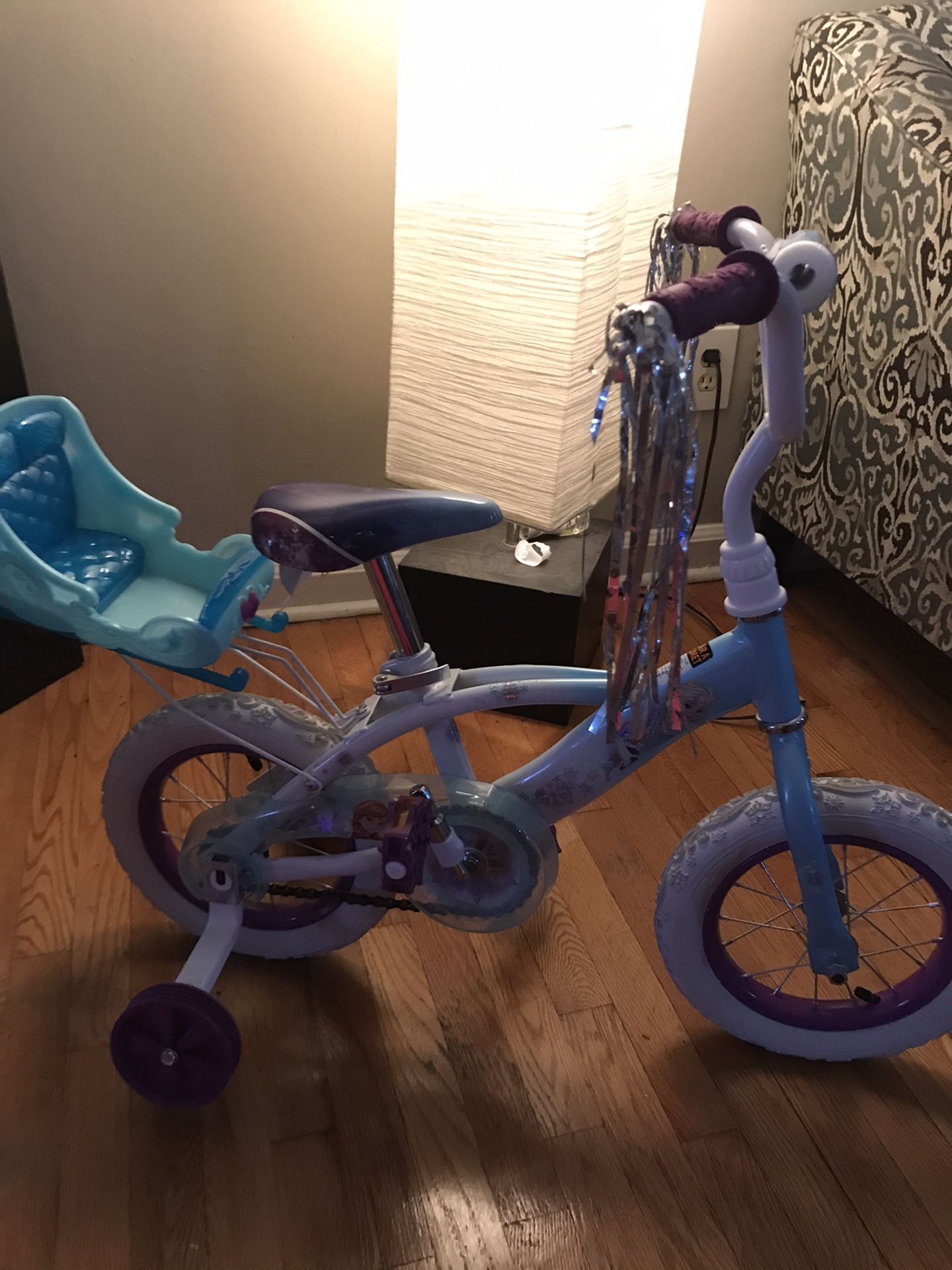 Girl Bike (Frozen Theme)