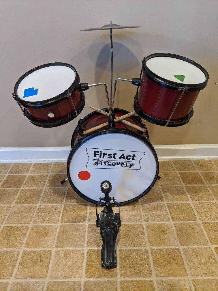 First Act Discovery Drum Set