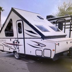 2017 ROCKWOOD HARD SIDE A212HW