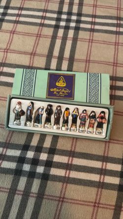 Vietnamese porcelain figures