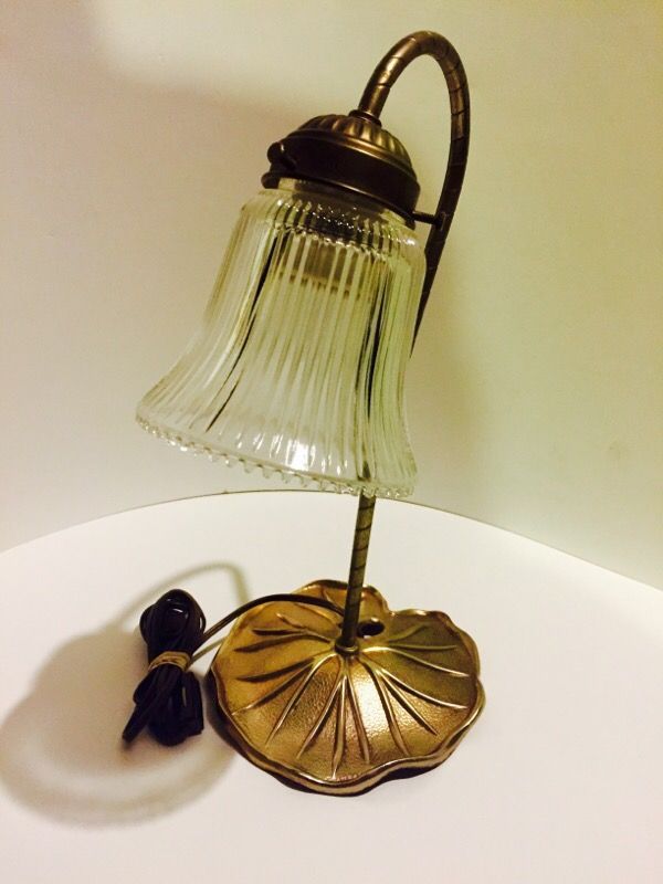 Desk lamp