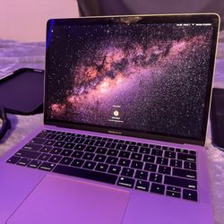 MacBook Air & iPad 10th Gen 