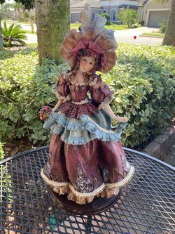 Victorian Lady Resin Figurine Statue