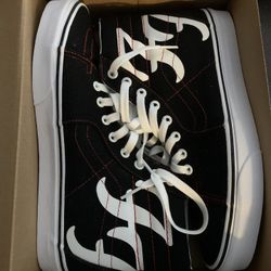 New Vans X Foo Fighters Sk8 Hi - Mens Size 9