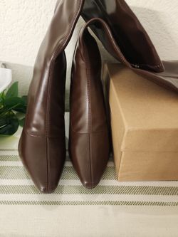 New Women's Boots Size (6)