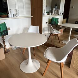 Round Table And 2 Chairs