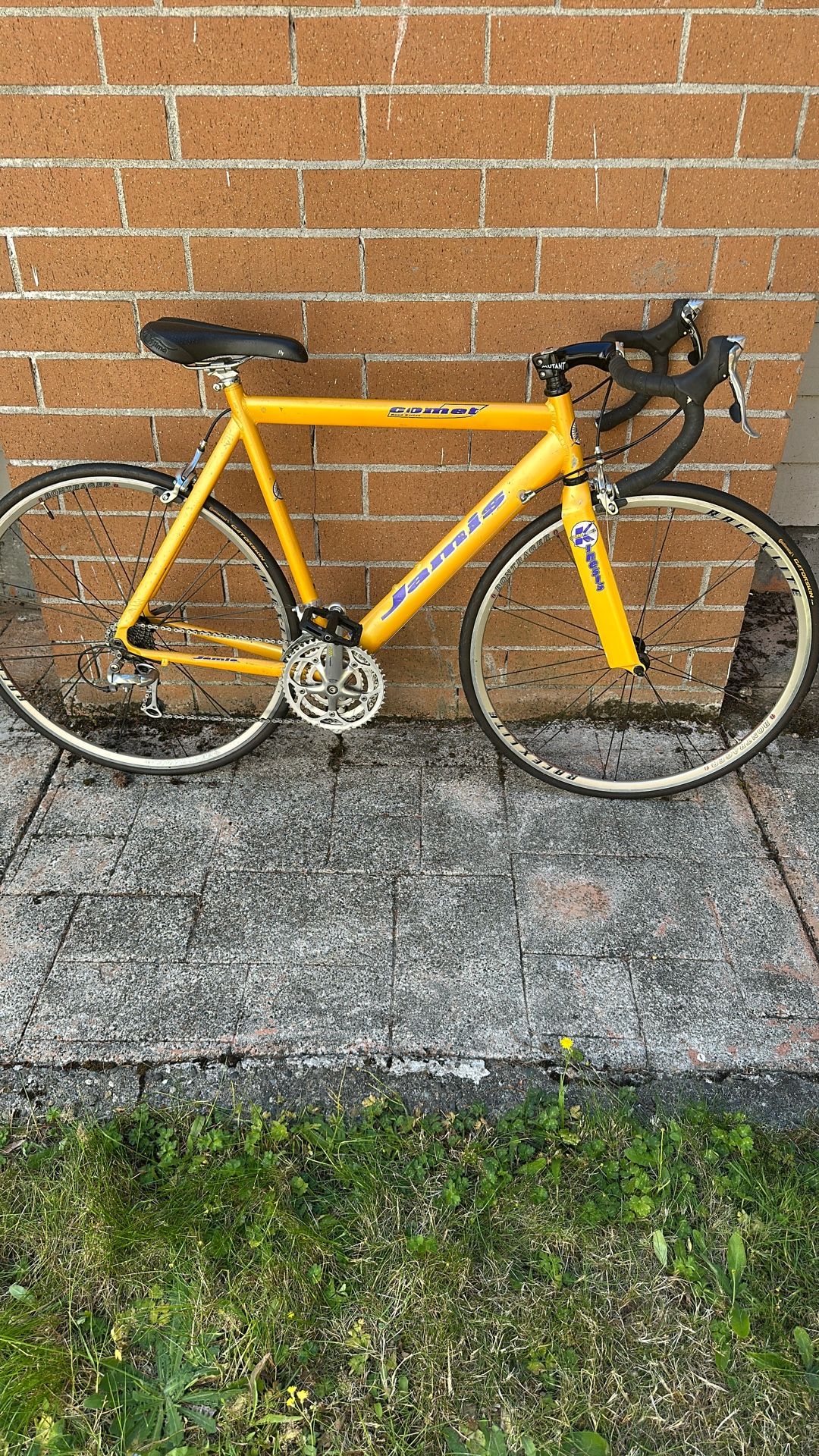 Jamis Comet Med Old School Road Bike