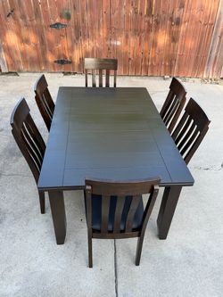 Dining table and 6 chairs