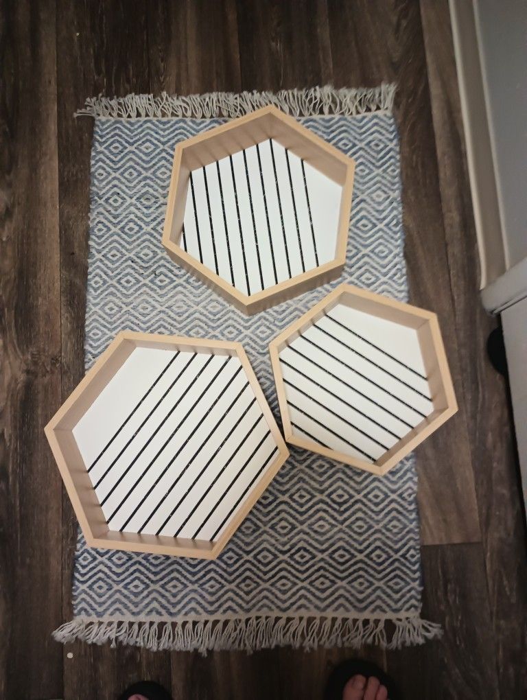 Hanging Shelves Set Of 3