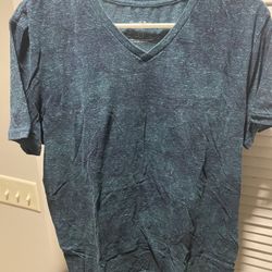 V-Neck t-shirt 