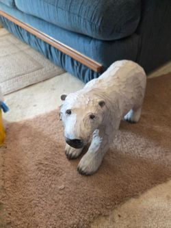 Polar Bear sculpture