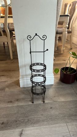 Toilet paper holder