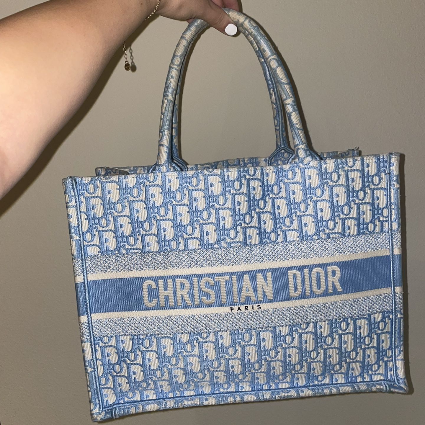 Large Dior Blue Tote Bag for Sale in Atlanta, GA - OfferUp
