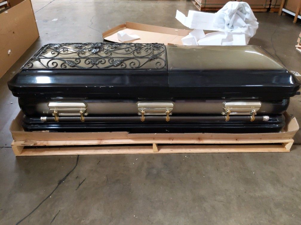 18 Gauge Ebony Gold Finish
Wrought Iron Top Casket
