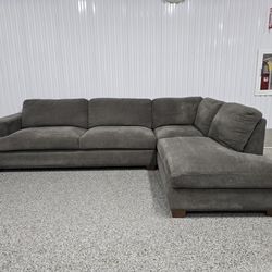 Sectional Couch With Ottoman 