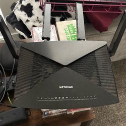 Nighthawk X10 AD7200
