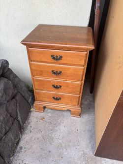 Dresser 