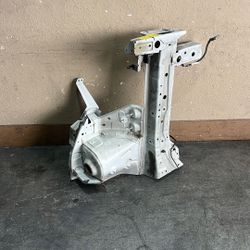 (249) 18-24 Nissan Kicks Left Frame Leg 2018 2019 2020 2021 2022 