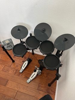 Alesis Nitro Mesh - Electric Drum Set (5 piece)