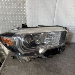 2016 2017 2018 2019 2020 2021 TOYOTA TACOMA RIGHT RH HALOGEN HEADLIGHT OEM