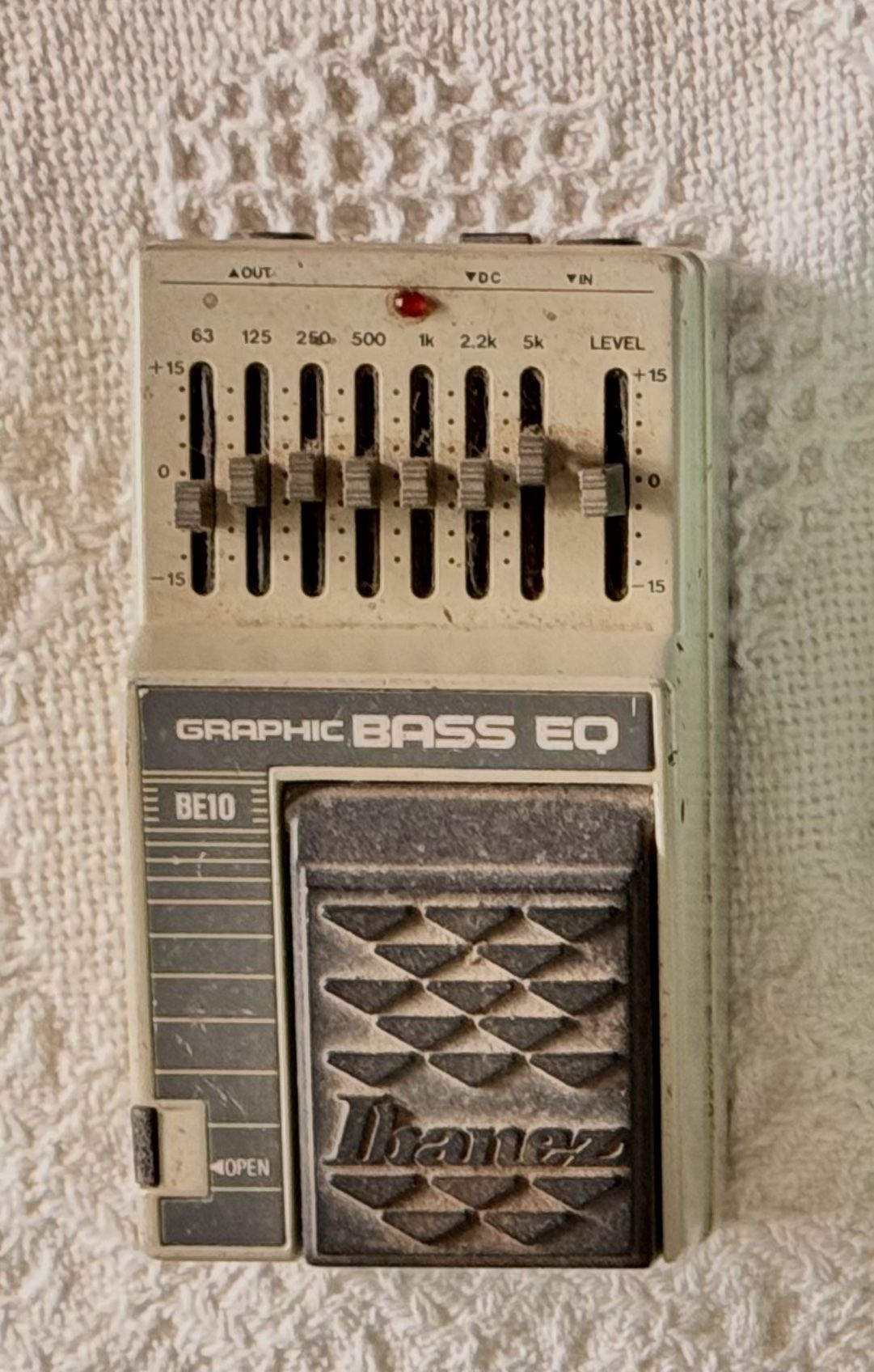 Ibanez BE10 Vintage Graphic Bass EQ pedal