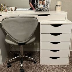 Vanity Almost Brand New! 