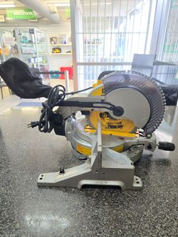 DEWALT Compound Miter Saw (DWS713)