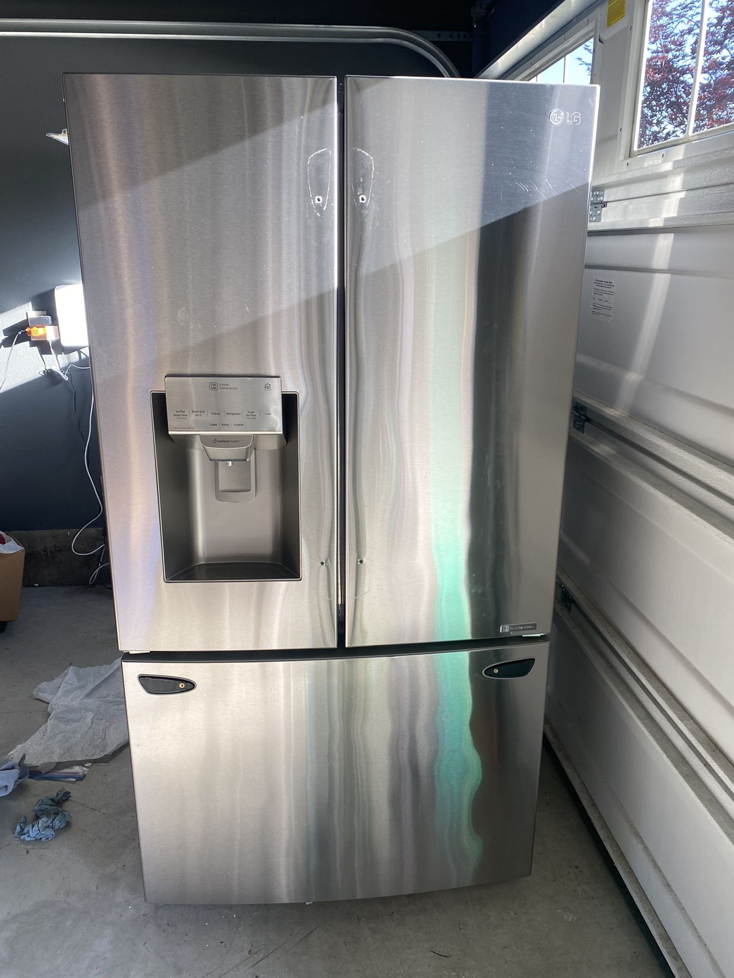 BROKEN LG refrigerator French Door Free