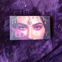 Huda Beauty Desert Dusk Pallete 