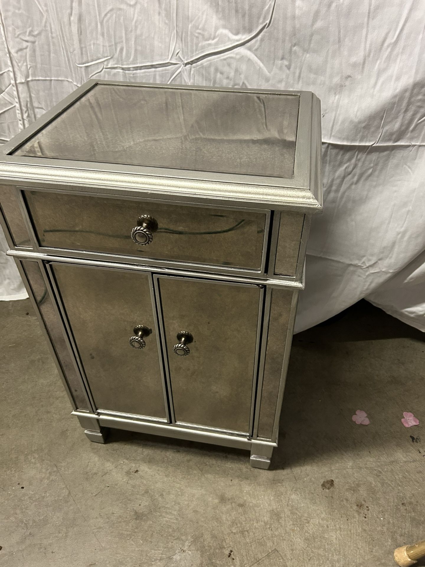 Mirror Stand Furniture
