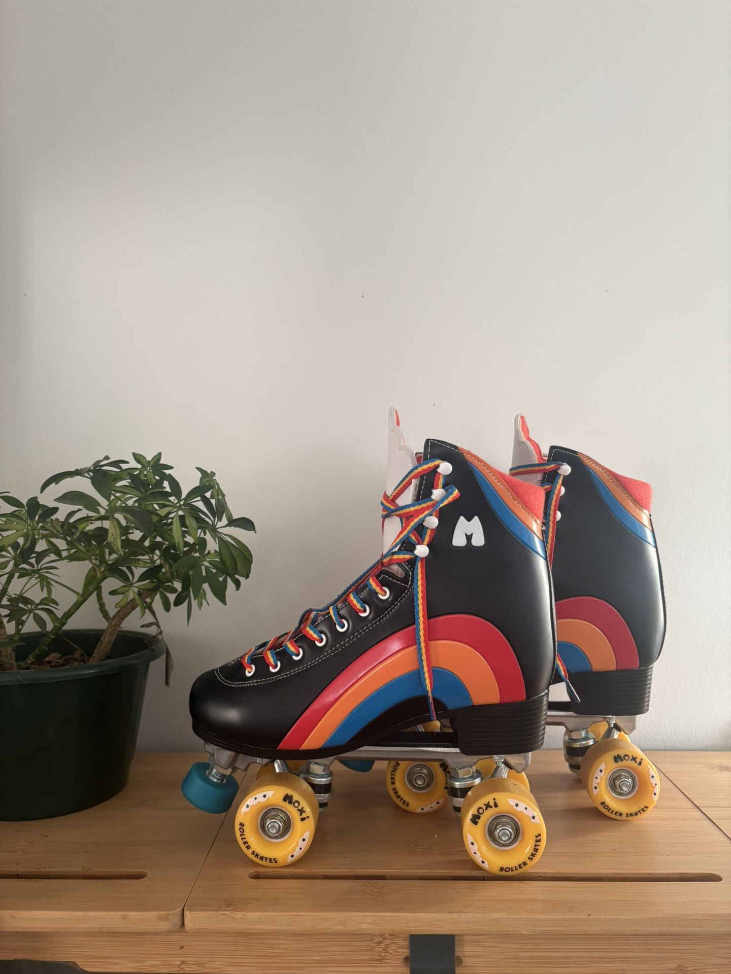 Moxi rainbow roller Skates bundle