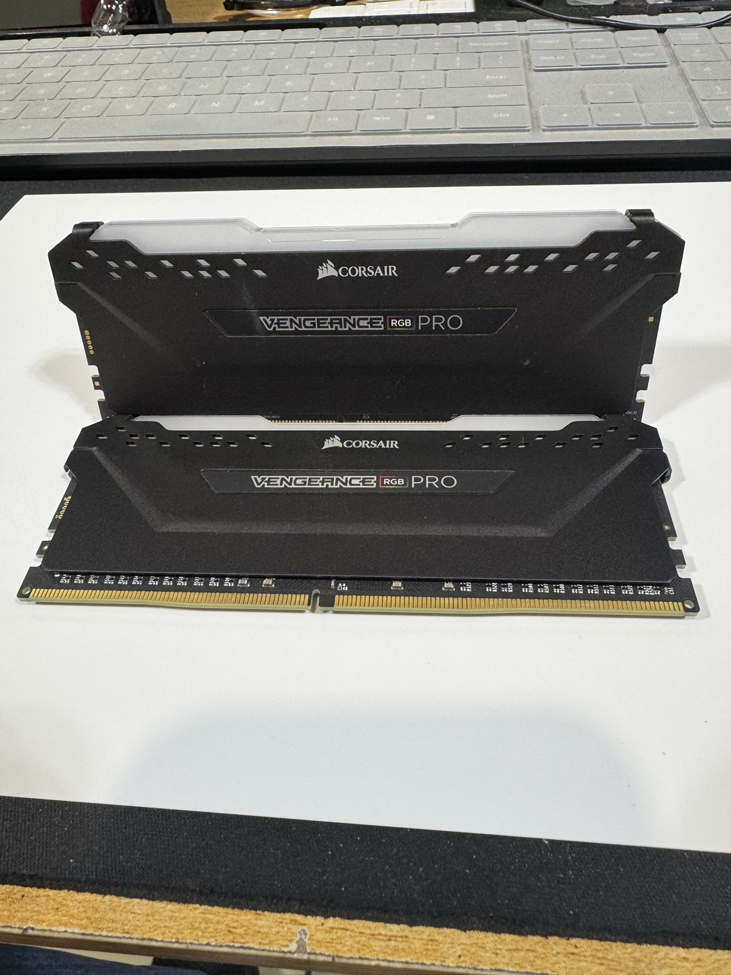 DDR-4 Corsair Vengeance Rgb Pro RAM