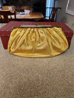 Vintage clutch/purse/handbag 