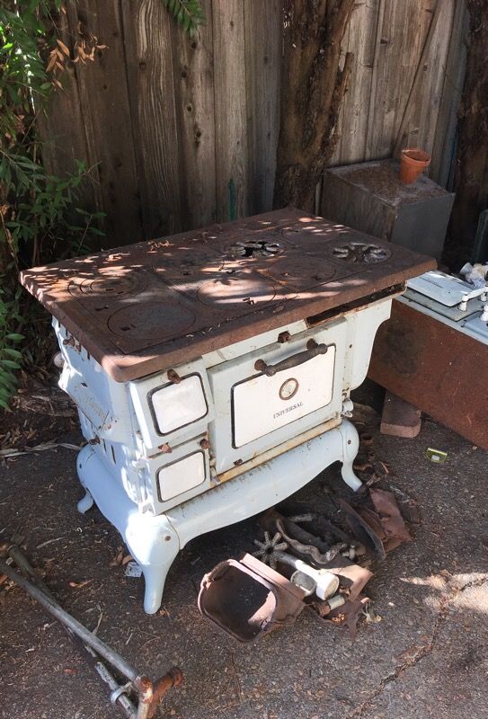 Universal stove Cribben & Sexton Company