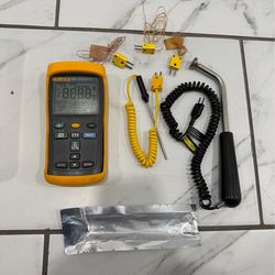 Fluke 52II Thermometer + Accessories