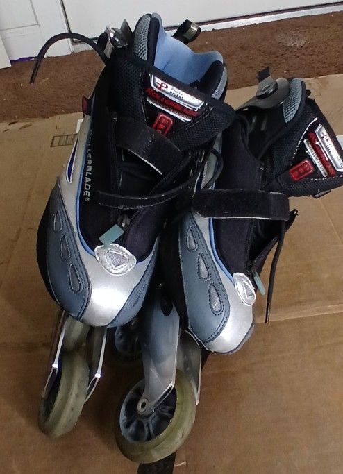 ROLLERBLADE. ROLLER SKATING SHOES