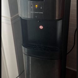 Hot/cold water dispenser 