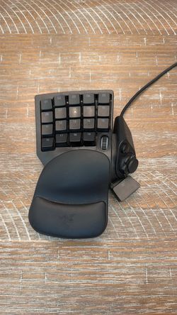 Razer Tartarus V2 Gaming Keypad. Never used