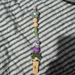 Paci Clip