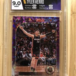 2019-20 Panini NBA Hoops Premium Stock Purple Disco Prizm Tyler Herro RC HGA 9