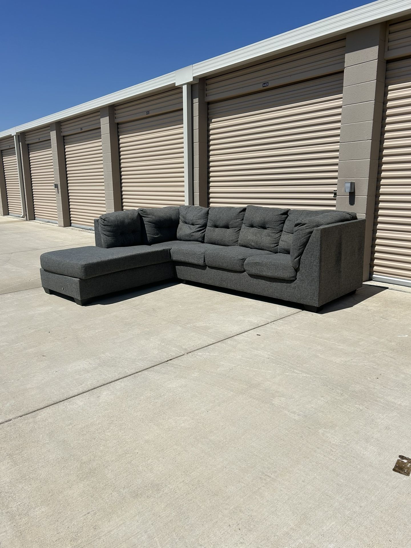 Beautiful Grey Sectional Couch (Delivery Available)